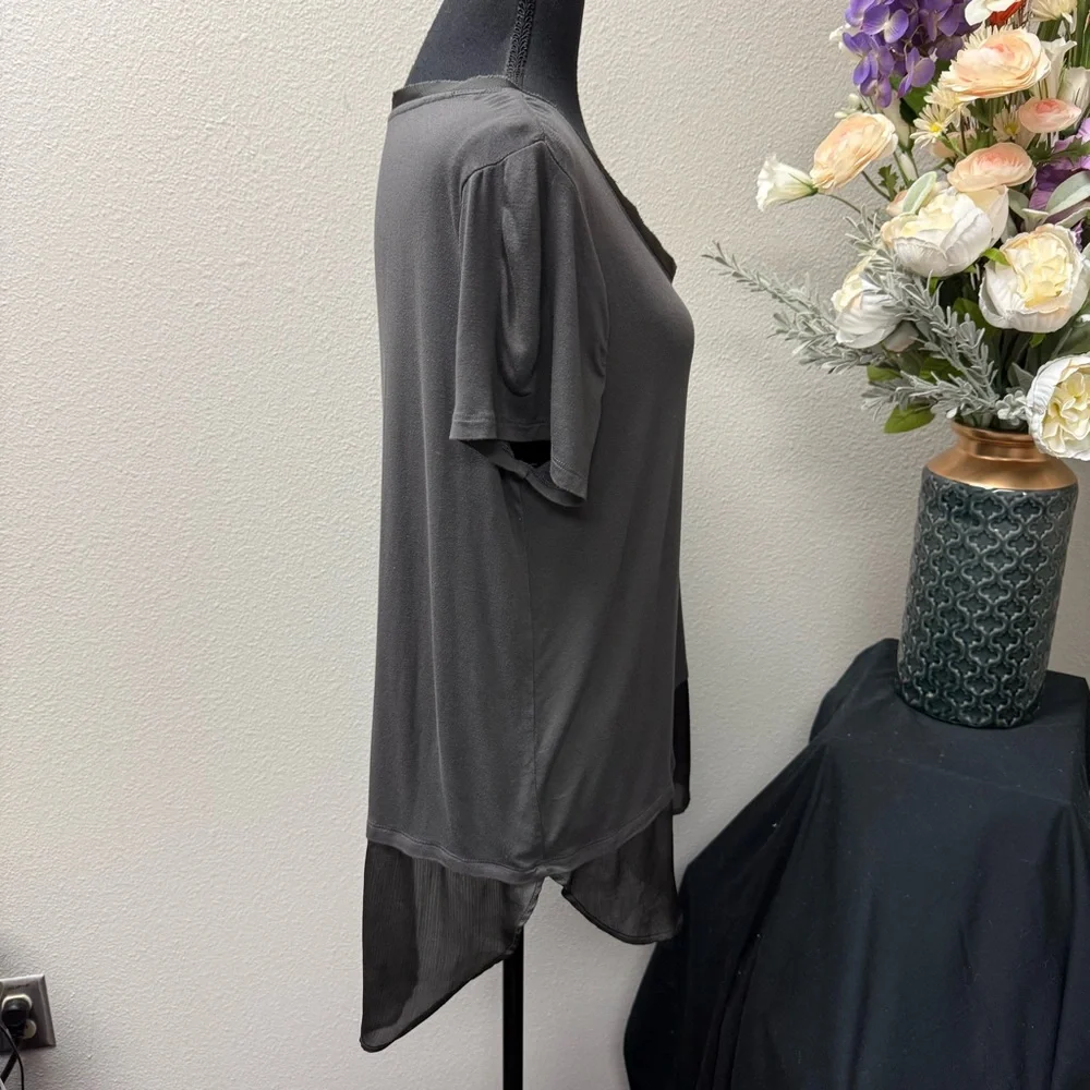 Merona Layered Hem Tee – Gray Short Sleeve Top with Sheer Detail, Size Large - Picture 4 of 7